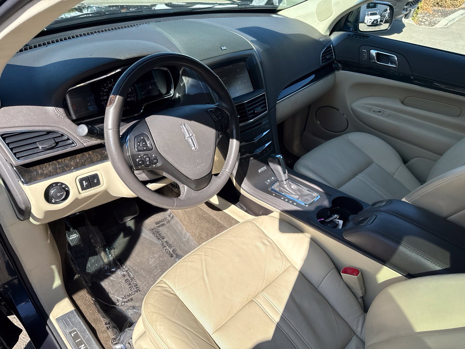 Used 2013 Lincoln MKT AWD image 11