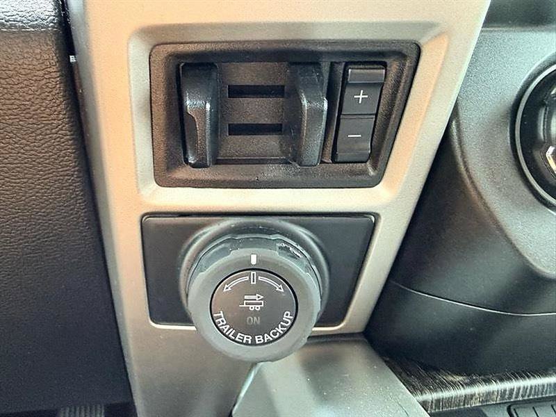 Used 2020 Ford F250 Lariat w/ Lariat Ultimate Package AWD/4WD image 46