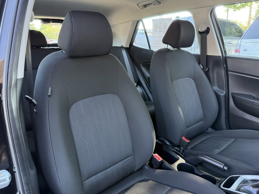 Used 2022 Hyundai Venue SE image 24