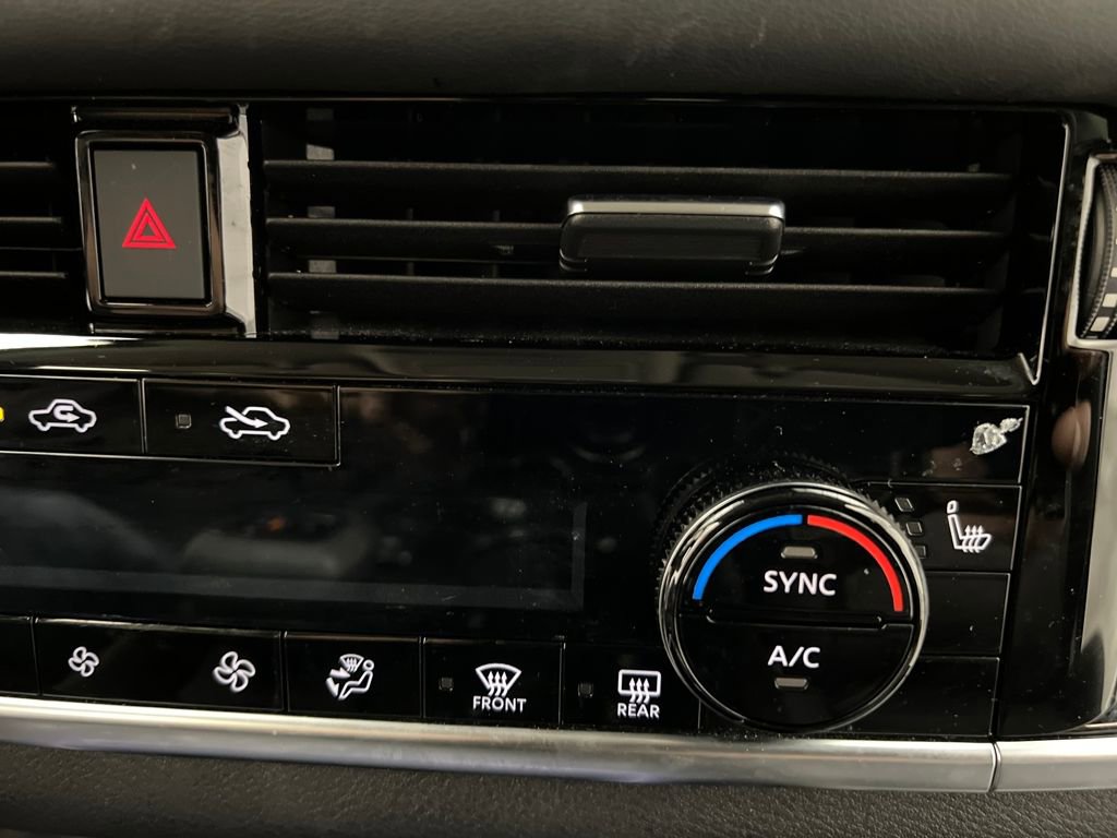 Used 2025 Nissan Rogue SL w/ Tech Package image 50