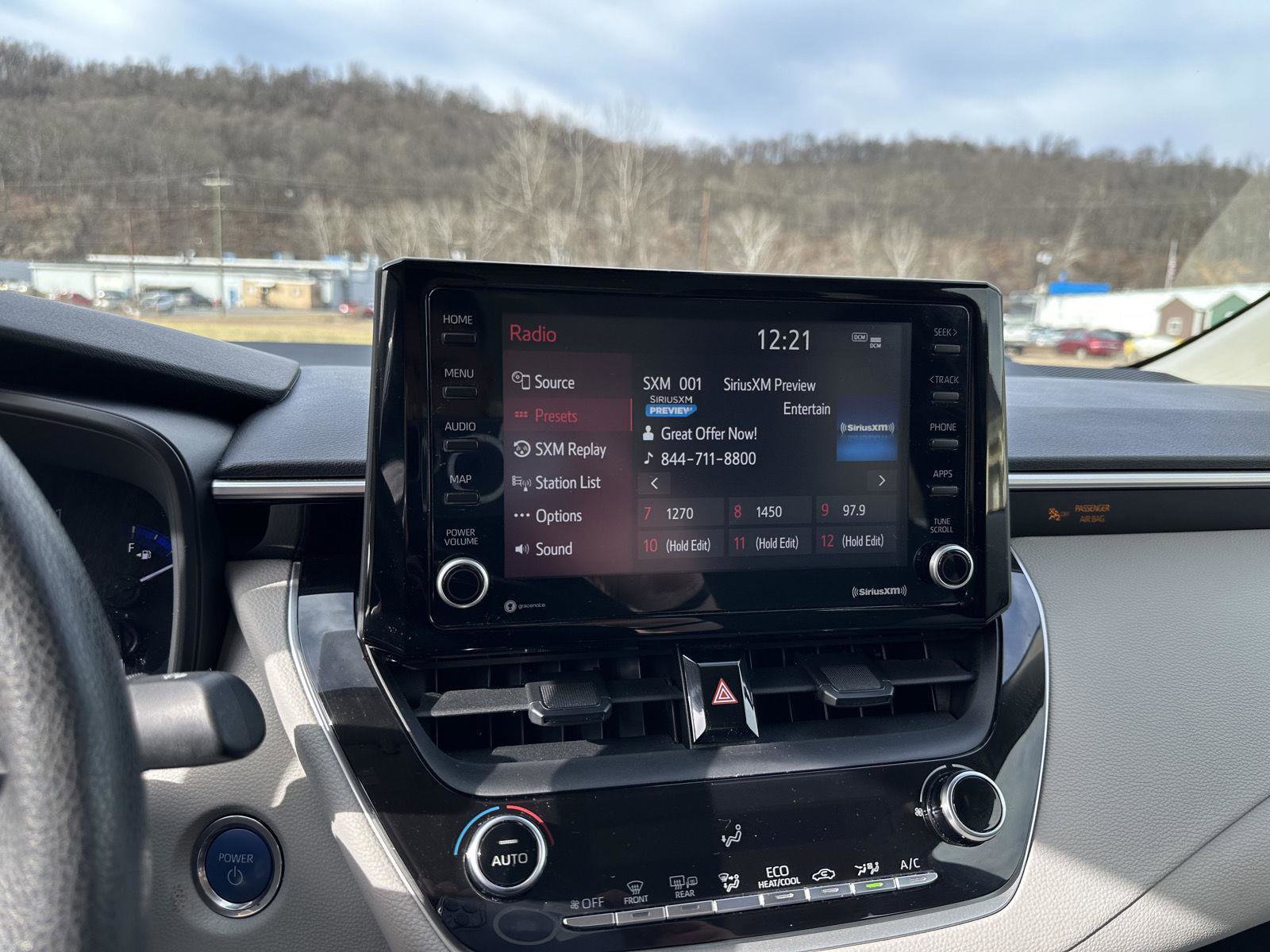 Used 2022 Toyota Corolla LE image 14