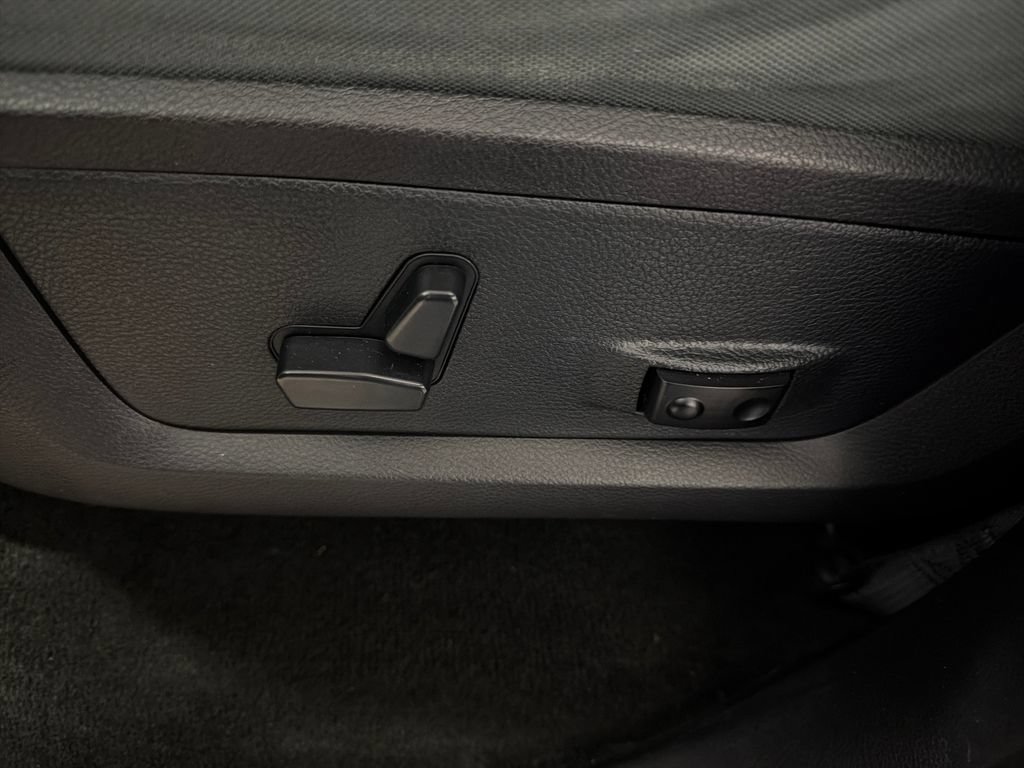 Used 2016 RAM 1500 Big Horn AWD/4WD image 17