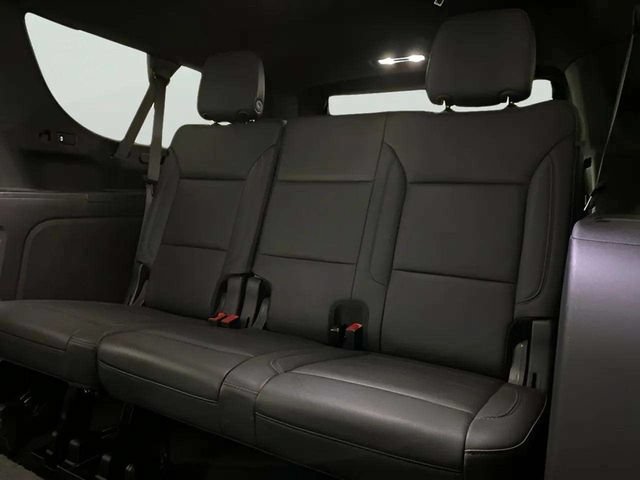 Used 2025 Chevrolet Suburban LT RWD image 72