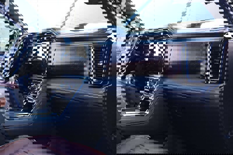 Used 2025 GMC Sierra 3500 Denali Ultimate image 30