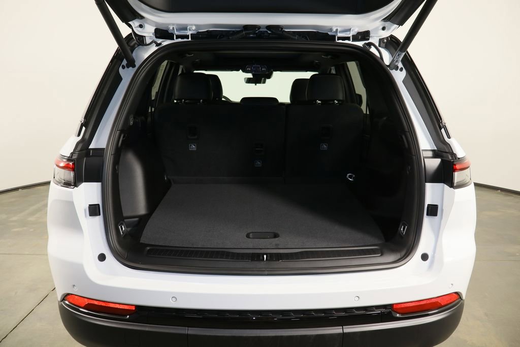 New 2025 Jeep Grand Cherokee Limited image 18