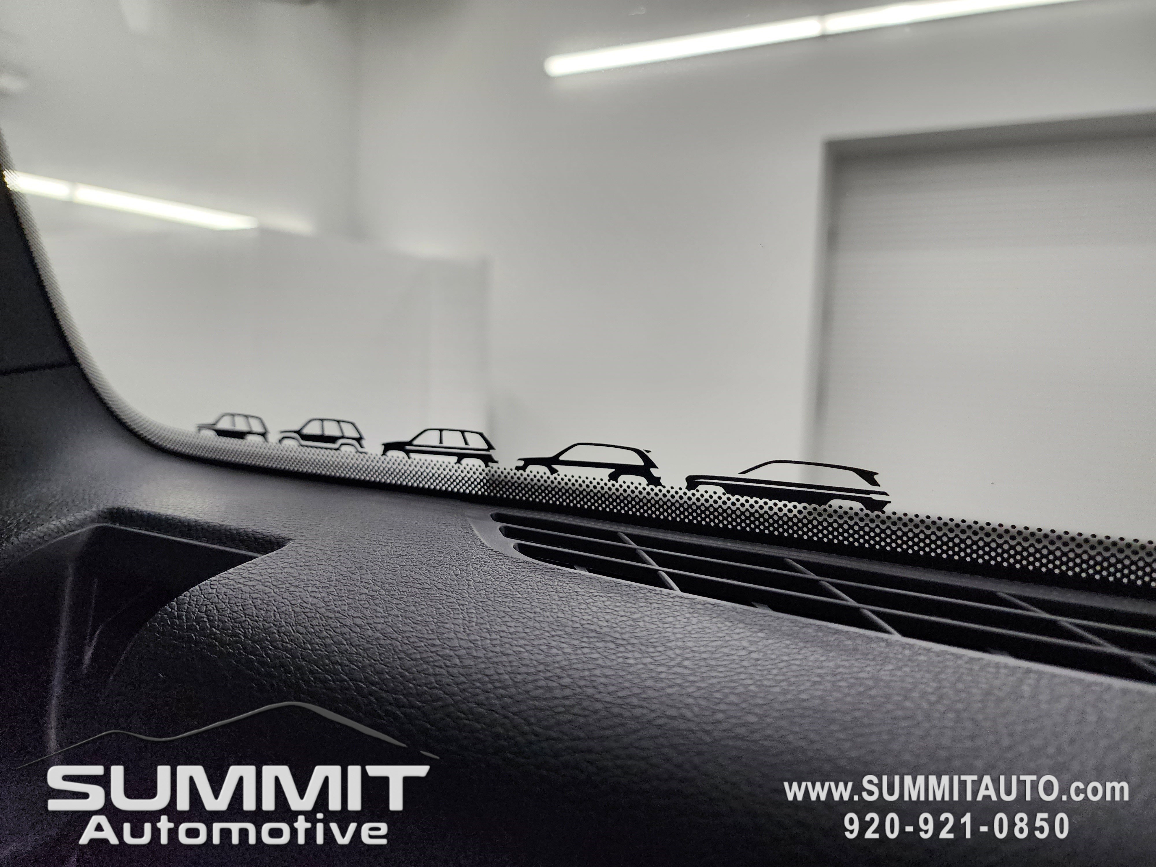 New 2025 Jeep Grand Cherokee Limited w/ Black Appearance Package image 31