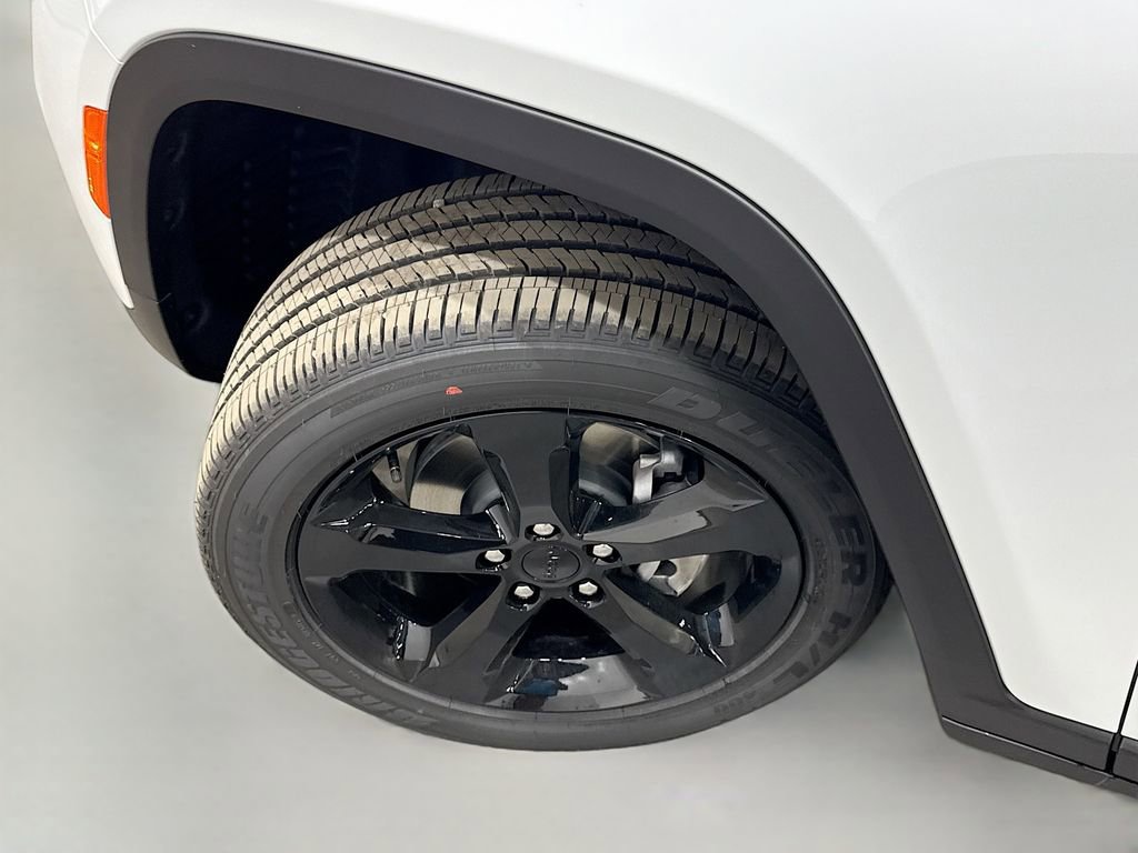 New 2025 Jeep Grand Cherokee Altitude image 46