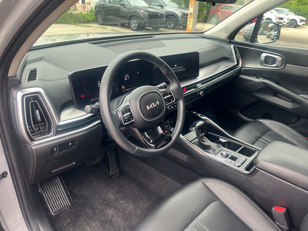 Certified 2024 Kia Sorento S FWD image 6