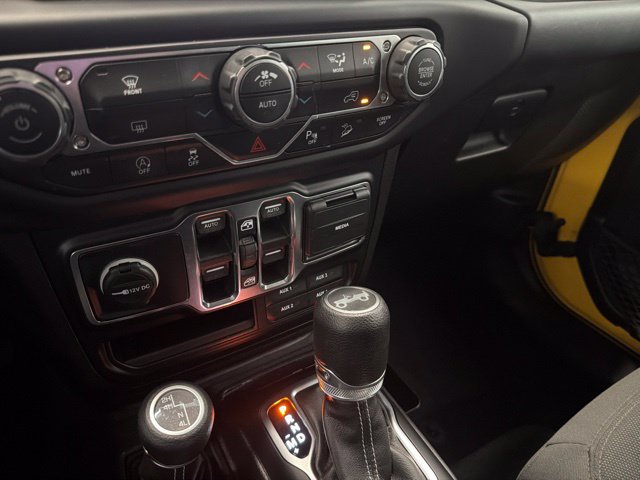 Used 2019 Jeep Wrangler Unlimited Sahara AWD/4WD image 22