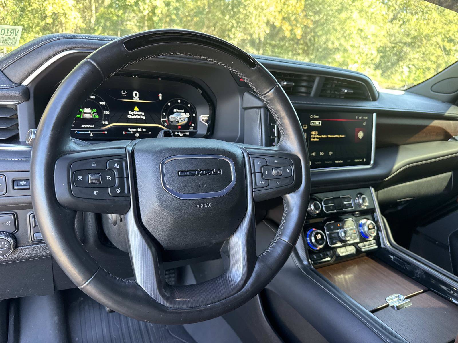 Used 2024 GMC Yukon Denali Ultimate w/ LPO, Floor Liner Package AWD/4WD image 15