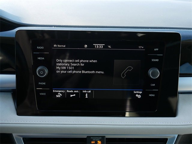 Certified 2025 Volkswagen Taos SE w/ Panoramic Sunroof Package image 37