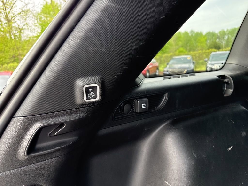 Used 2024 Jeep Grand Cherokee Altitude image 12