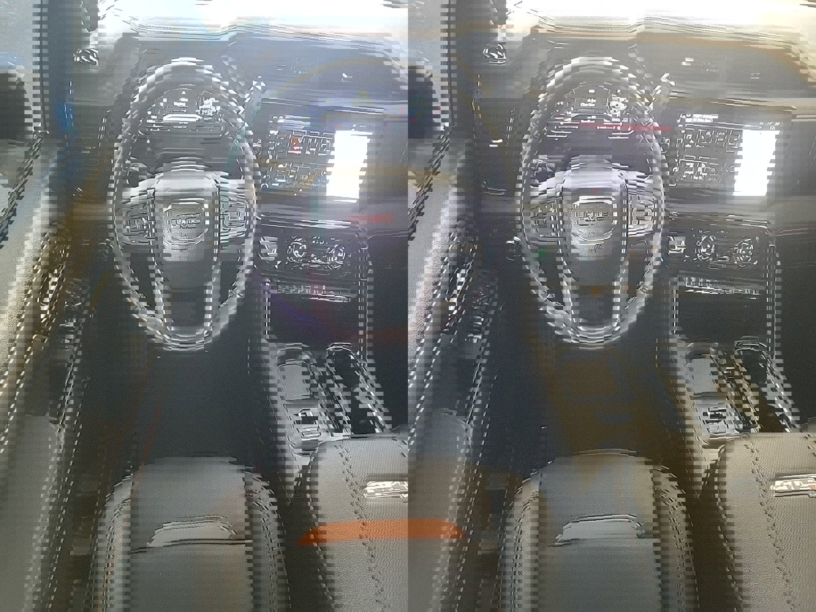 Used 2025 GMC Sierra 2500 AT4 w/ AT4 Premium Plus Package image 17