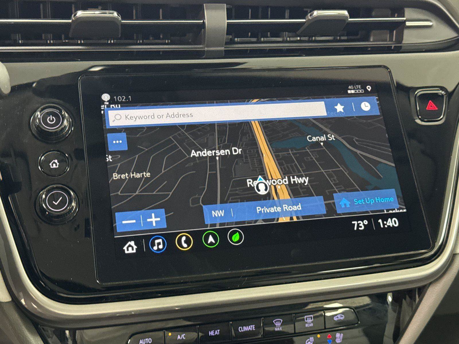 Used 2022 Chevrolet Bolt EUV Premier w/ Sun & Sound Package FWD image 17
