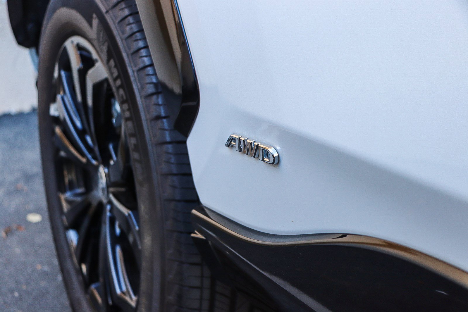 Used 2025 Toyota RAV4 SE image 10