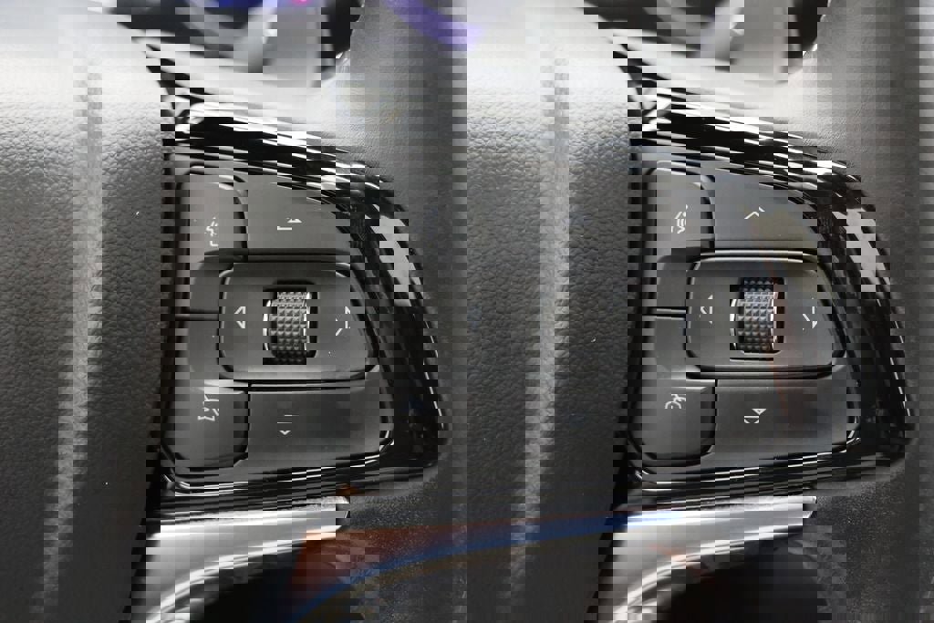 Used 2023 Buick Enclave Essence w/ Experience Buick Package image 21