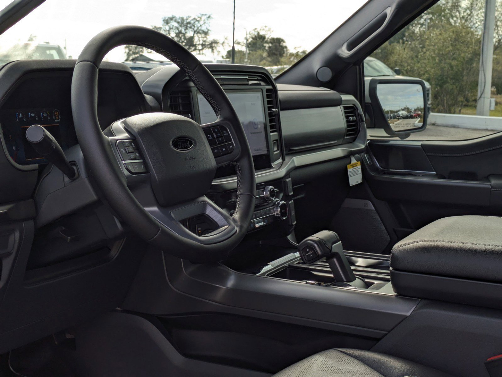 New 2025 Ford F150 Lariat w/ Equipment Group 501A Mid image 25