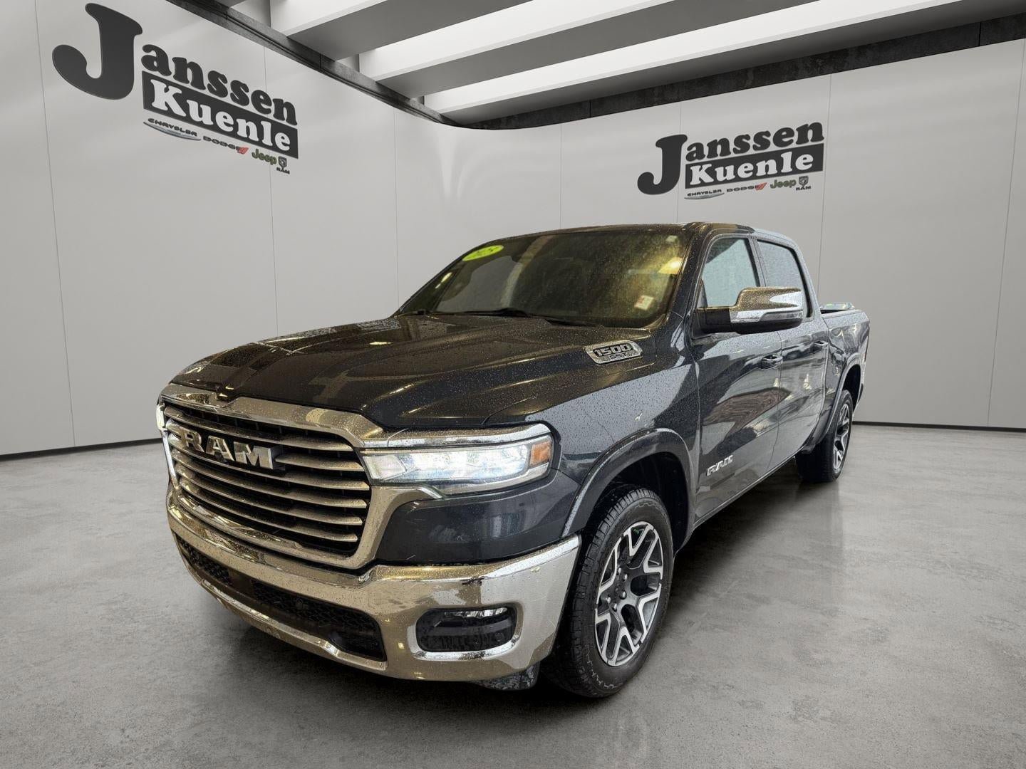 Used 2025 RAM 1500 Laramie AWD/4WD image 5
