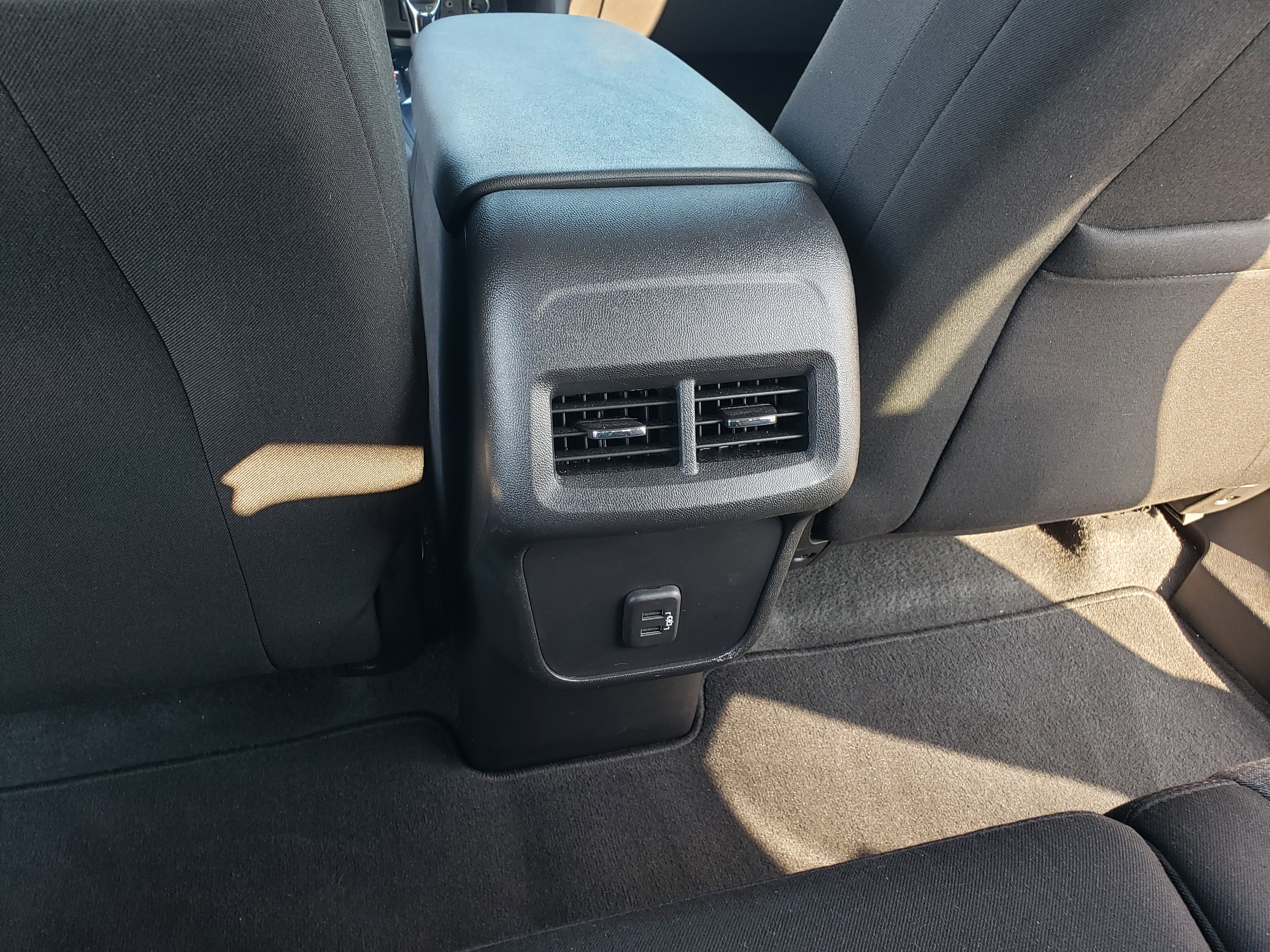 Used 2022 Chevrolet Equinox LT w/ Driver Convenience Package image 36