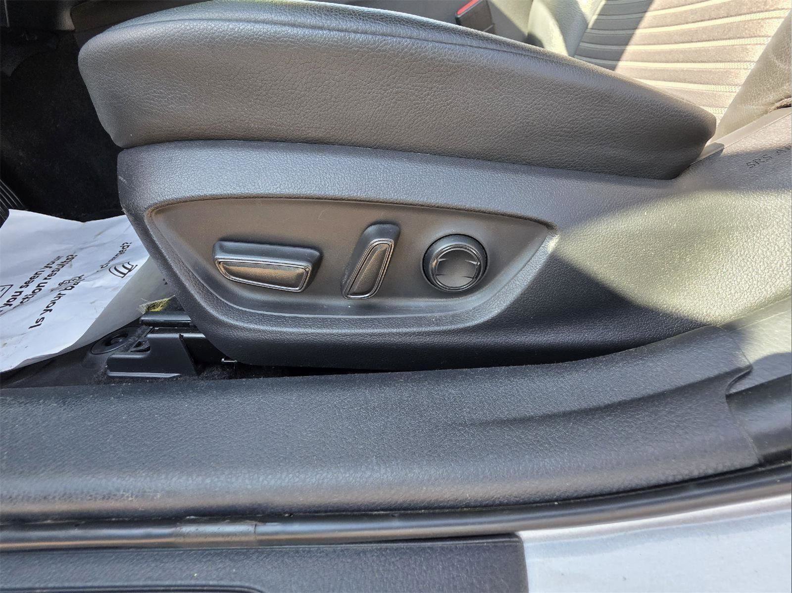 Used 2022 Toyota Camry SE image 16