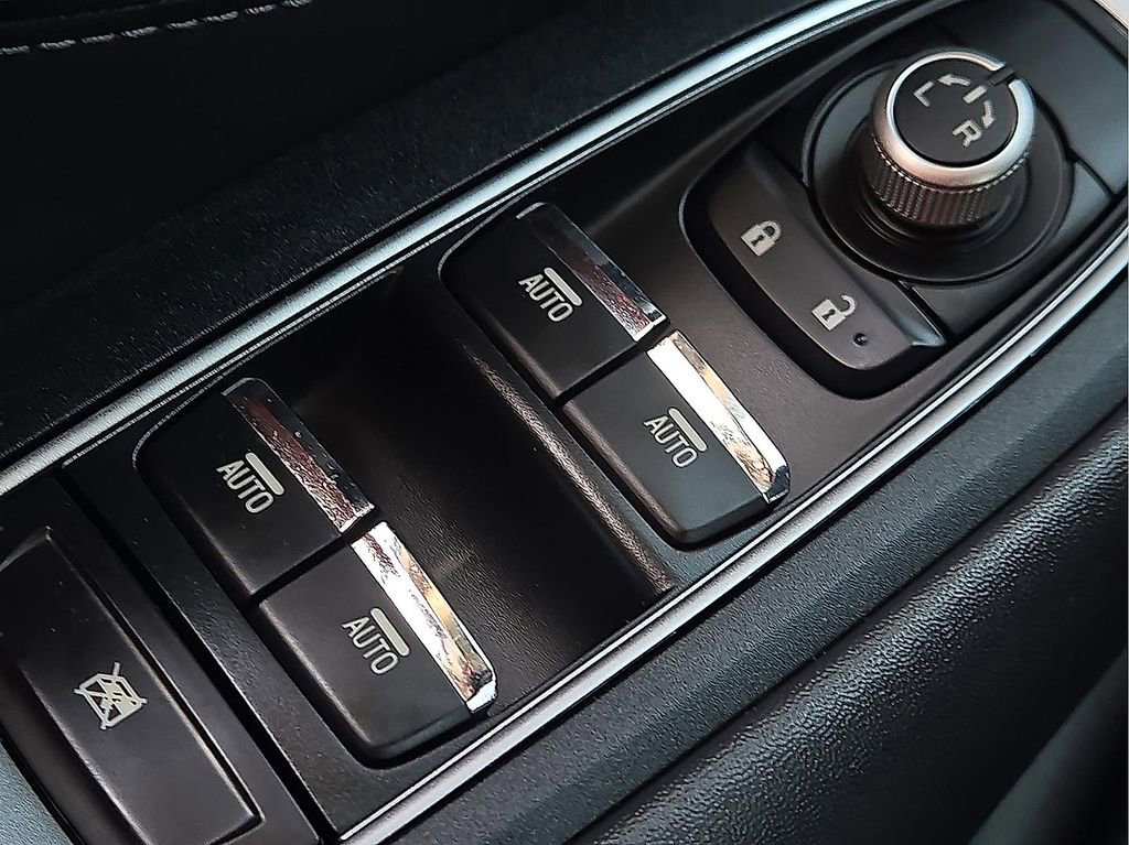 Used 2020 Subaru Outback Limited image 18