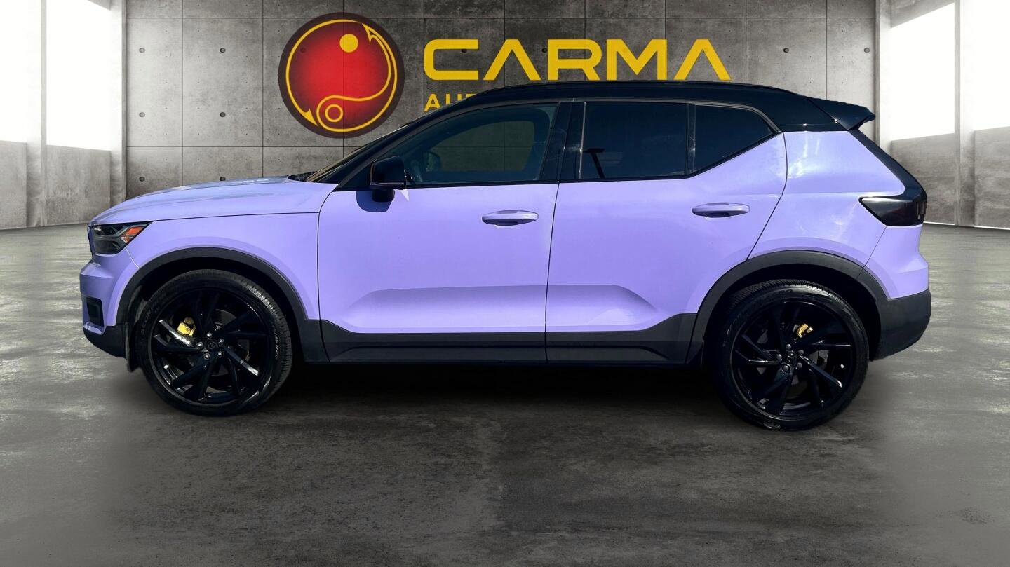 Used 2021 Volvo XC40 T5 R-Design image 2