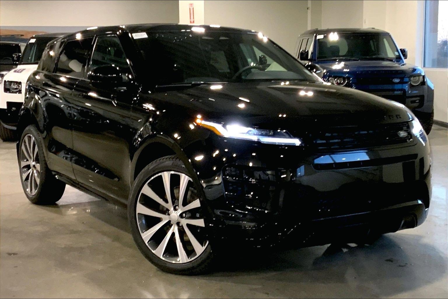 New 2026 Land Rover Range Rover Evoque Dynamic SE image 2