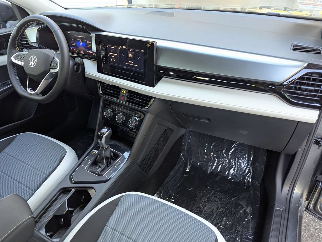 Certified 2025 Volkswagen Taos S FWD image 21