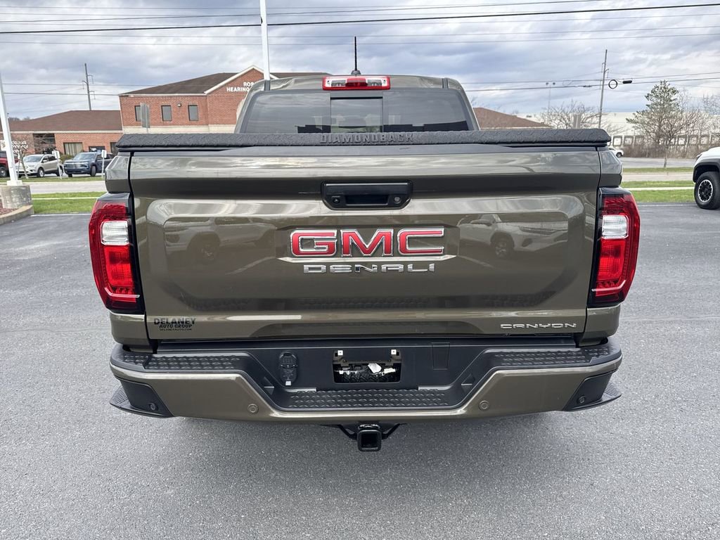 Used 2024 GMC Canyon Denali image 7