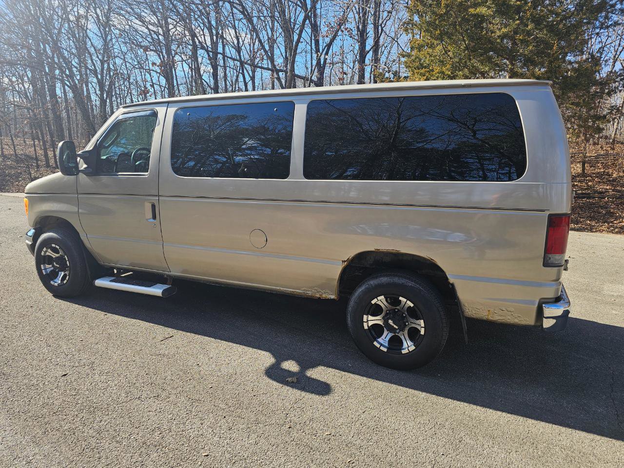 Used 2007 Ford E-350 and Econoline 350 XLT image 9