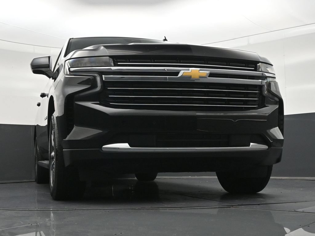 Used 2023 Chevrolet Suburban LT RWD image 32