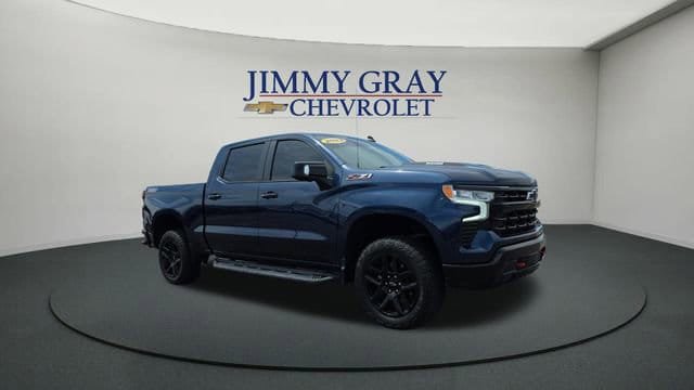 Used 2022 Chevrolet Silverado 1500 LT Trail Boss w/ LT Trail Boss Premium Package AWD/4WD image 7