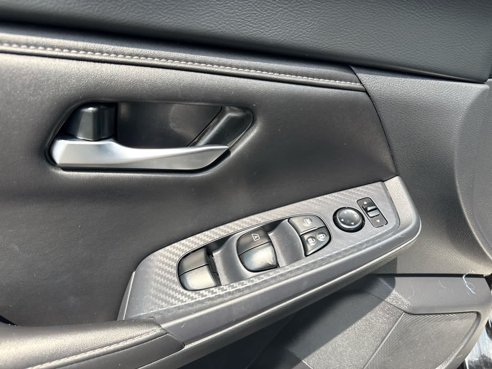 Used 2024 Nissan Sentra SV FWD image 10