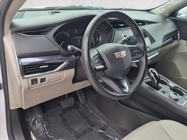 Used 2023 Cadillac XT4 Luxury FWD image 10