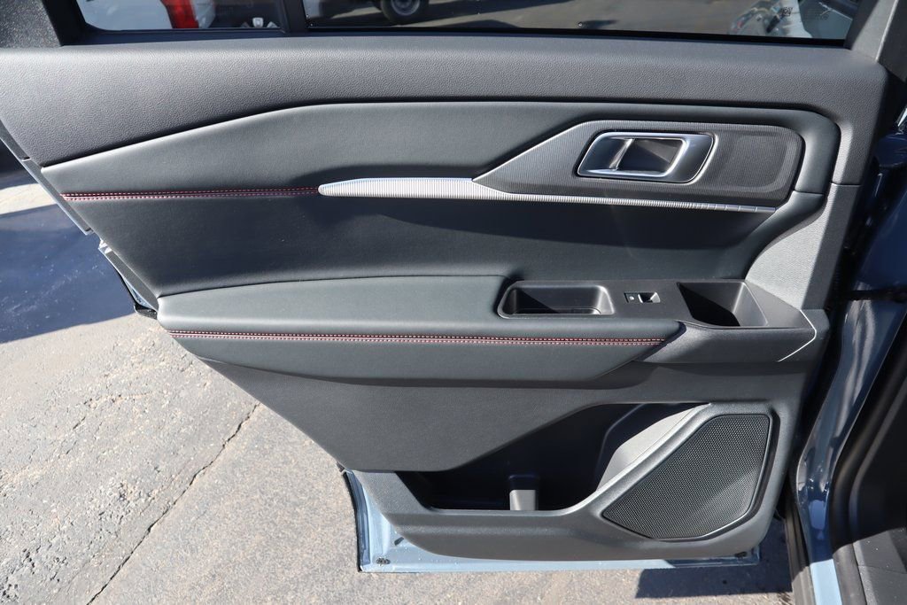 New 2026 Ford Explorer ST-Line w/ ST-Line Street Pack image 19