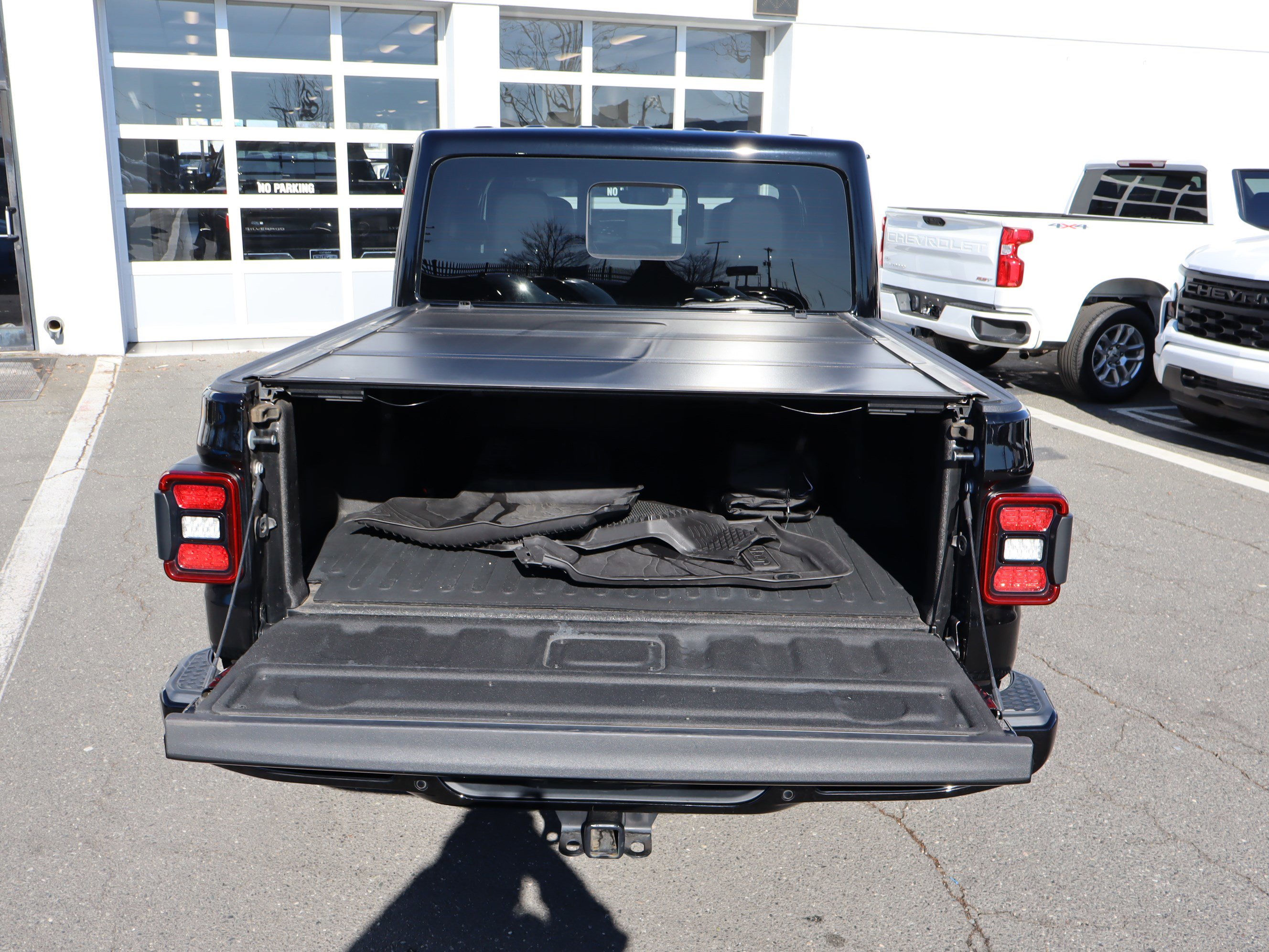 Used 2022 Jeep Gladiator Overland image 13