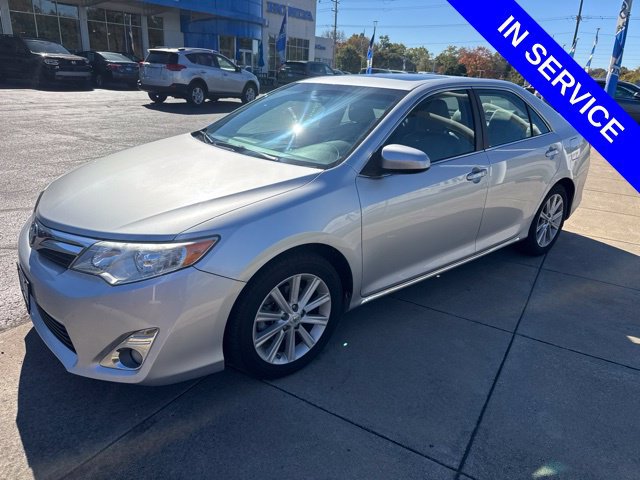 Used 2014 Toyota Camry XLE w/ Leather Package FWD image 2