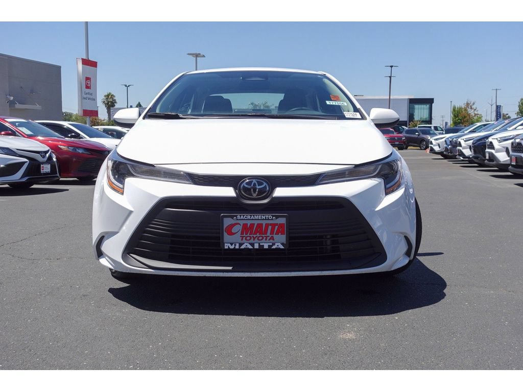 Used 2025 Toyota Corolla LE FWD image 4