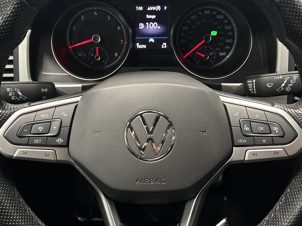 Used 2021 Volkswagen Atlas Cross Sport SE w/ Panoramic Sunroof Package FWD image 16