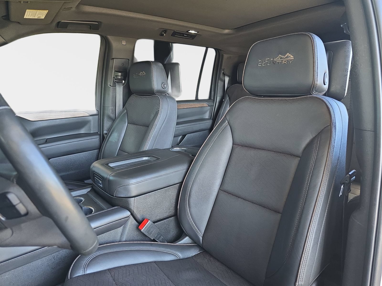 Used 2023 Chevrolet Suburban High Country AWD/4WD image 19