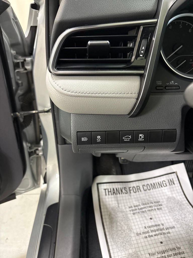 Used 2024 Toyota Camry LE FWD image 10