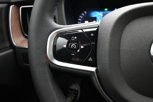 Used 2023 Volvo XC60 T8 Plus w/ Protection Package Premier AWD/4WD image 25