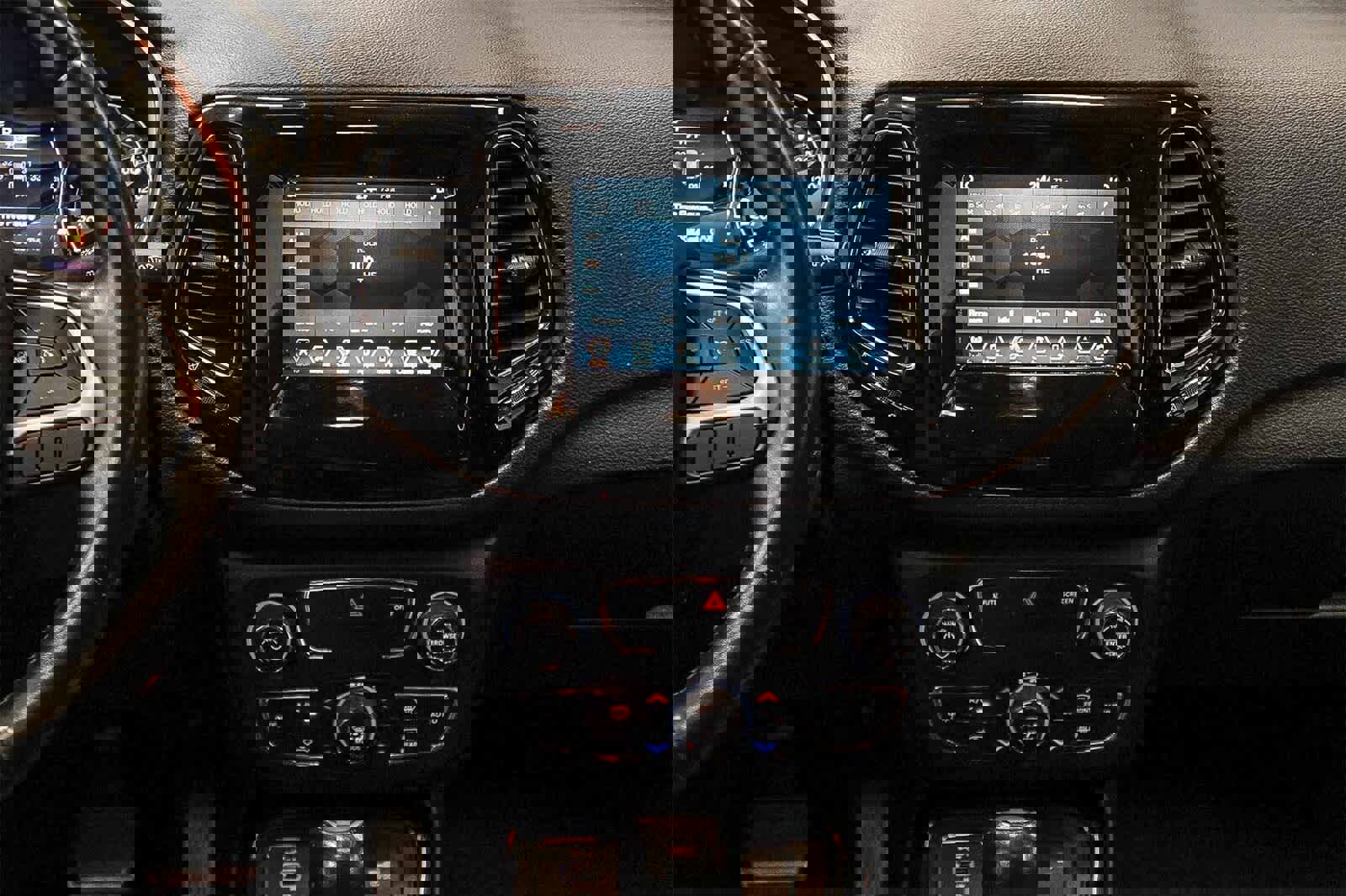 Used 2020 Jeep Compass Latitude image 13