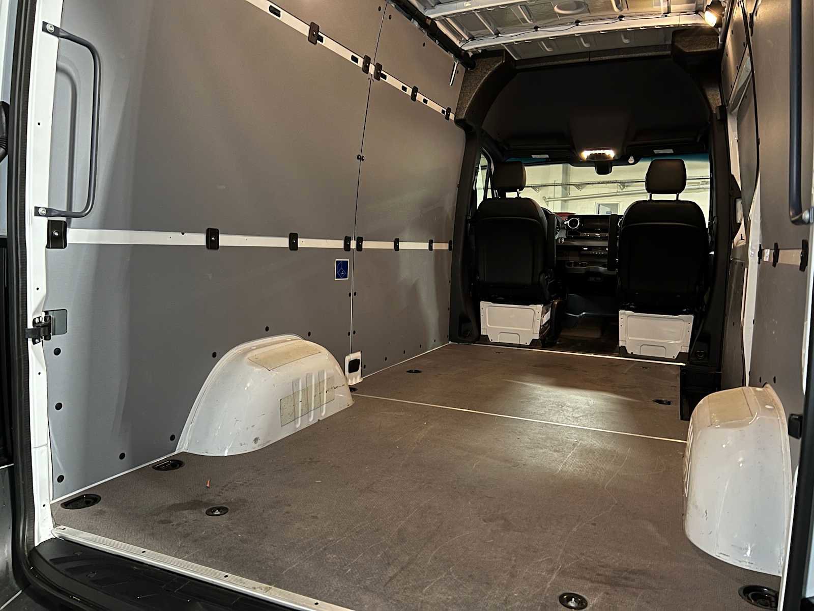 Used 2025 Mercedes-Benz Sprinter 2500 image 19