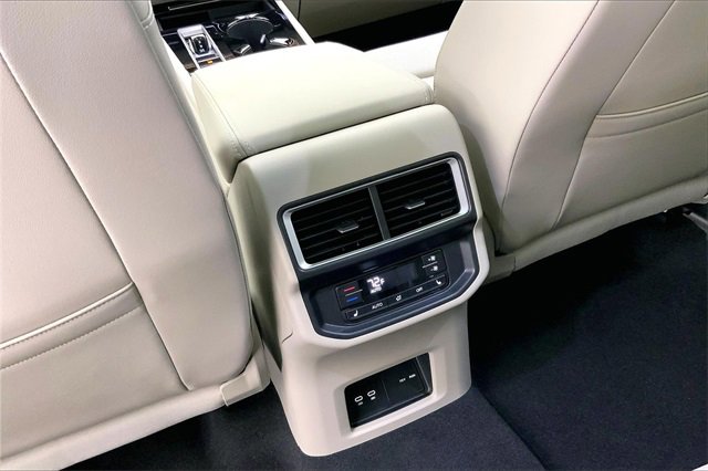 Used 2025 Volkswagen Atlas SEL Premium R-Line image 35