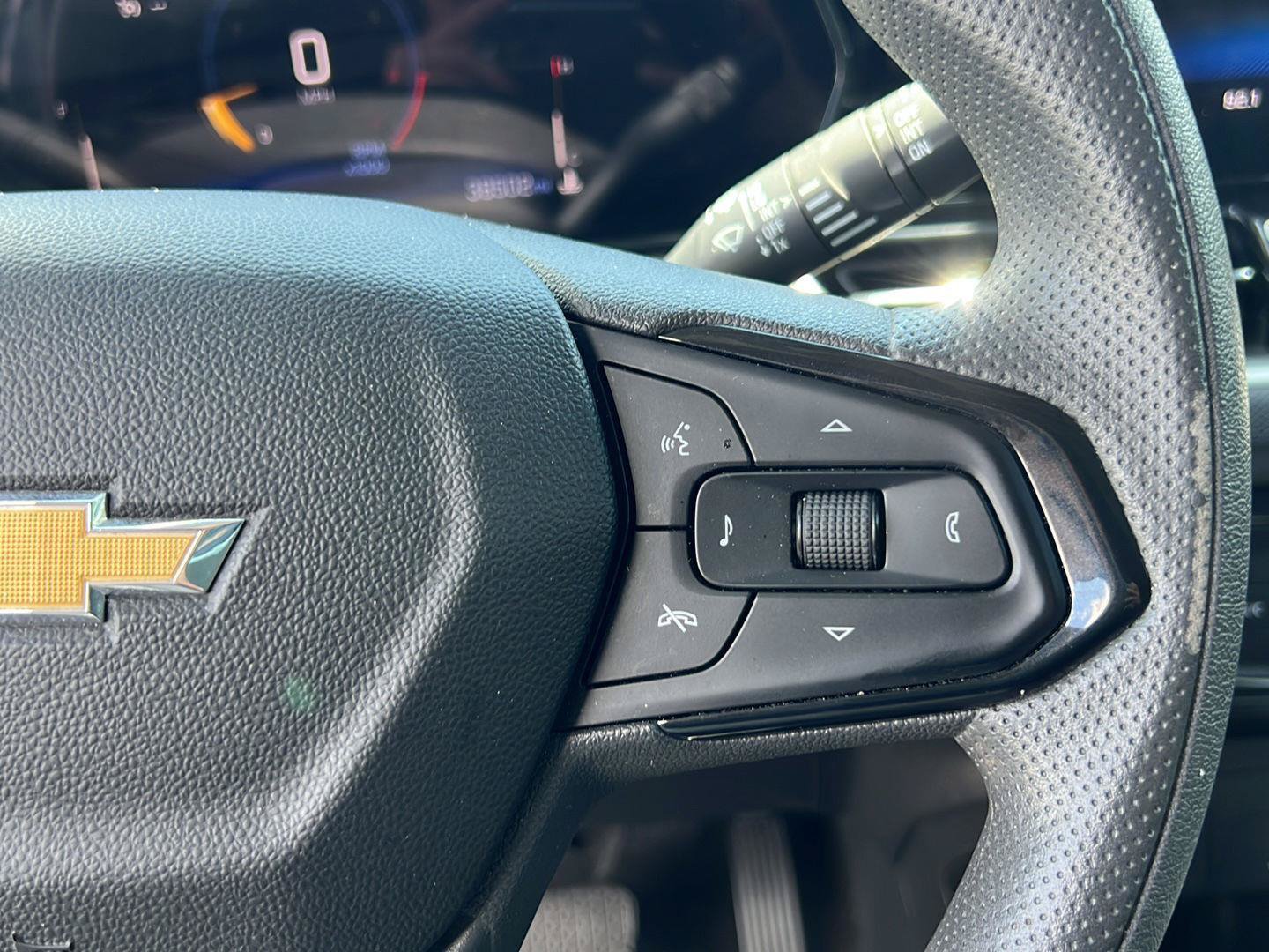 Used 2025 Chevrolet TrailBlazer LT FWD image 15