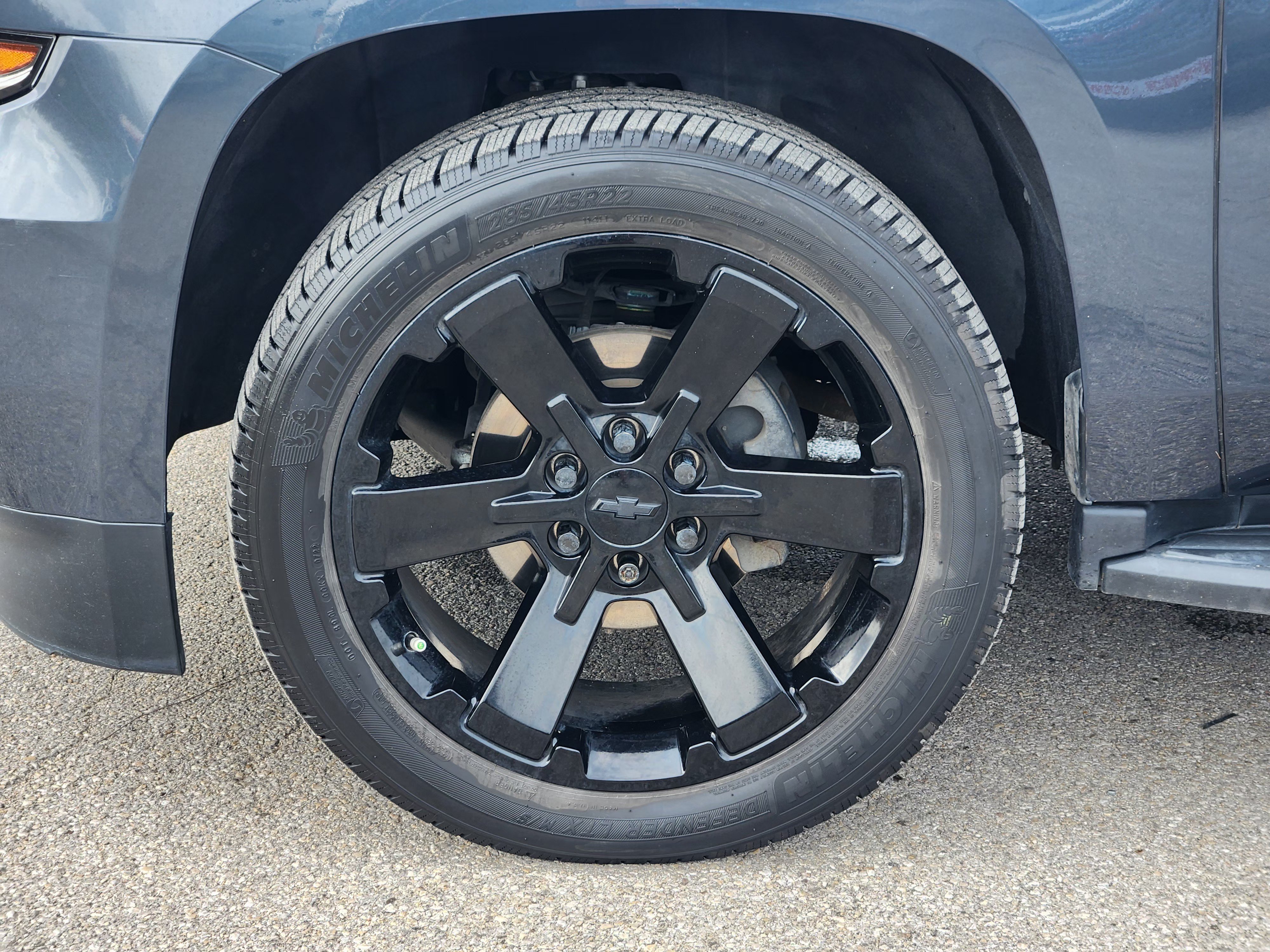 Used 2019 Chevrolet Tahoe LT w/ Luxury Package RWD image 10