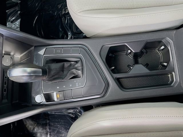 Used 2020 Volkswagen Tiguan SE w/ Panoramic Sunroof Package image 24