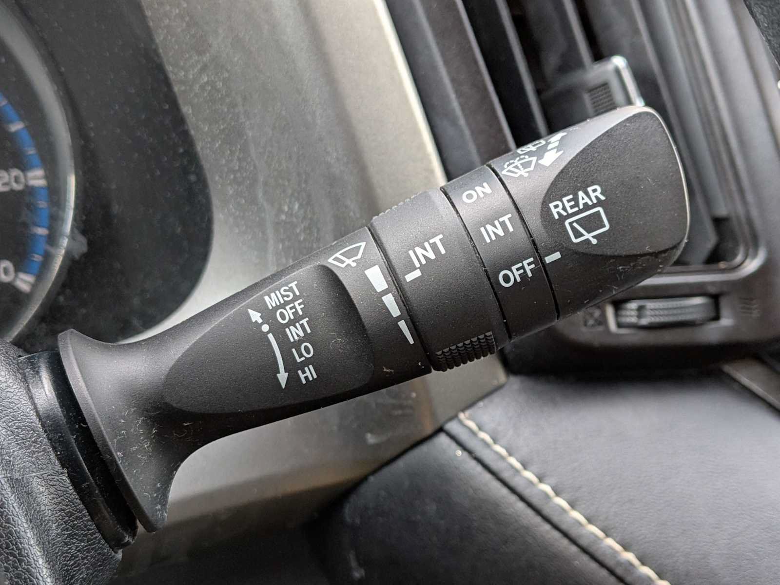 Used 2016 Toyota RAV4 XLE AWD/4WD image 18