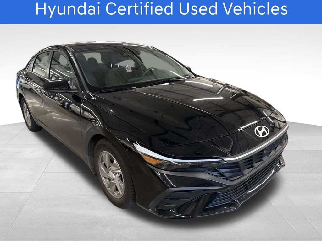 Used 2024 Hyundai Elantra SE FWD image 2
